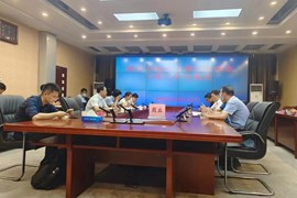 9月14日，中国南水北调集团水务投资有限公司副总经理毕波一行四人莅临商丘市调研南水北调中线供水工程并组织召开了座谈会；随后，现场查看了商丘市南水北调中线供水支线工程。市政府副秘书长、市南水北调领导小组办公室副主任闫全伟，市水利局党组书记局长、市南水北调领导小组办公室副主任孟祥亮，水利局总工程师王卫宁陪同调研。