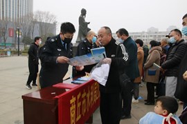 3月22日上午，市水利局在帝和广场举行2023年世界水日暨中国水周宣传活动。